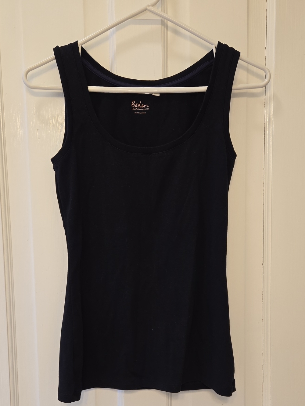 Boden Women’s Black Scoop Neck Tank